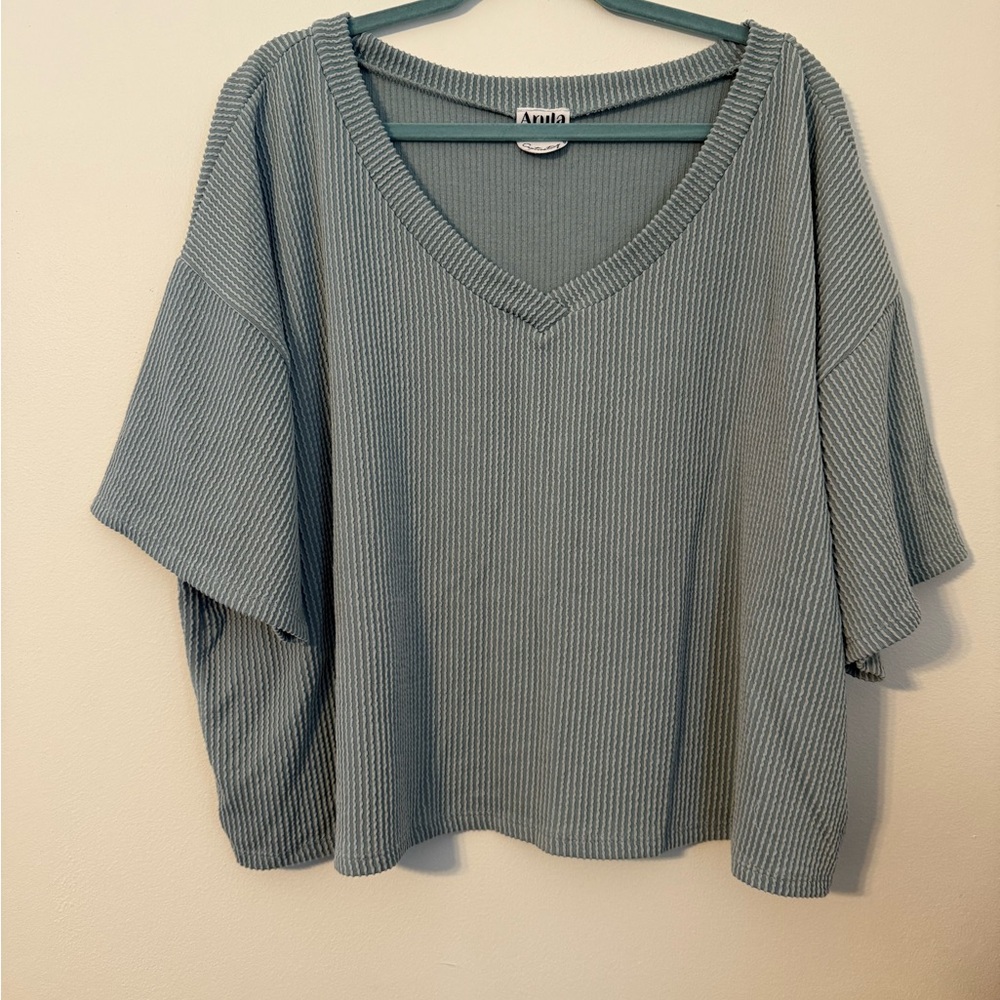 ARULA Ribbed V-Neck Short Sleeve Top - Gray